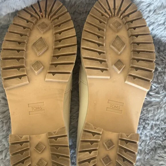 TOMS Cara Leather Lug Sole Penny Loafers Cream Beige Size 8 - Picture 4 of 4